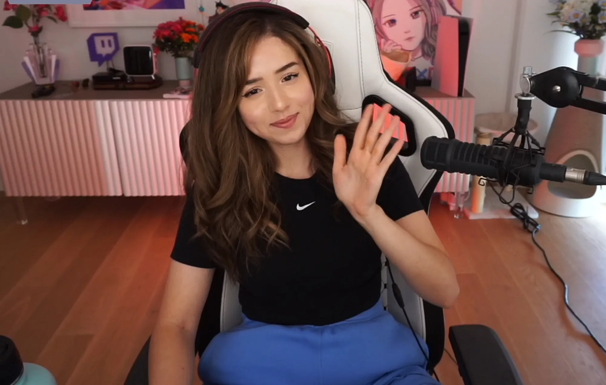 Pokimane 與 Twitch 續約