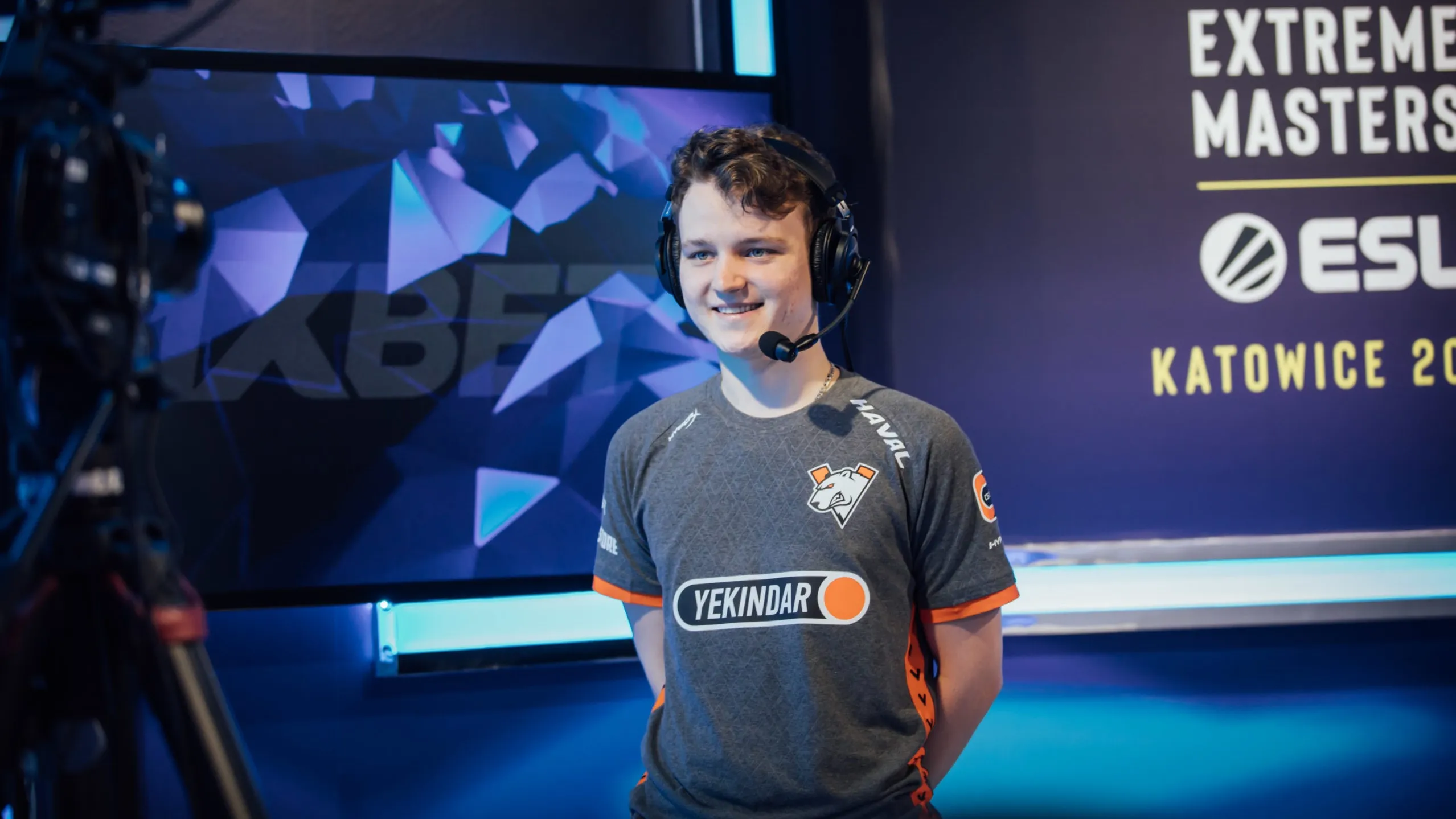 ESL 確認 Virtus Pro 選手將以「Outsiders」的名義參加 ESL 職業聯賽