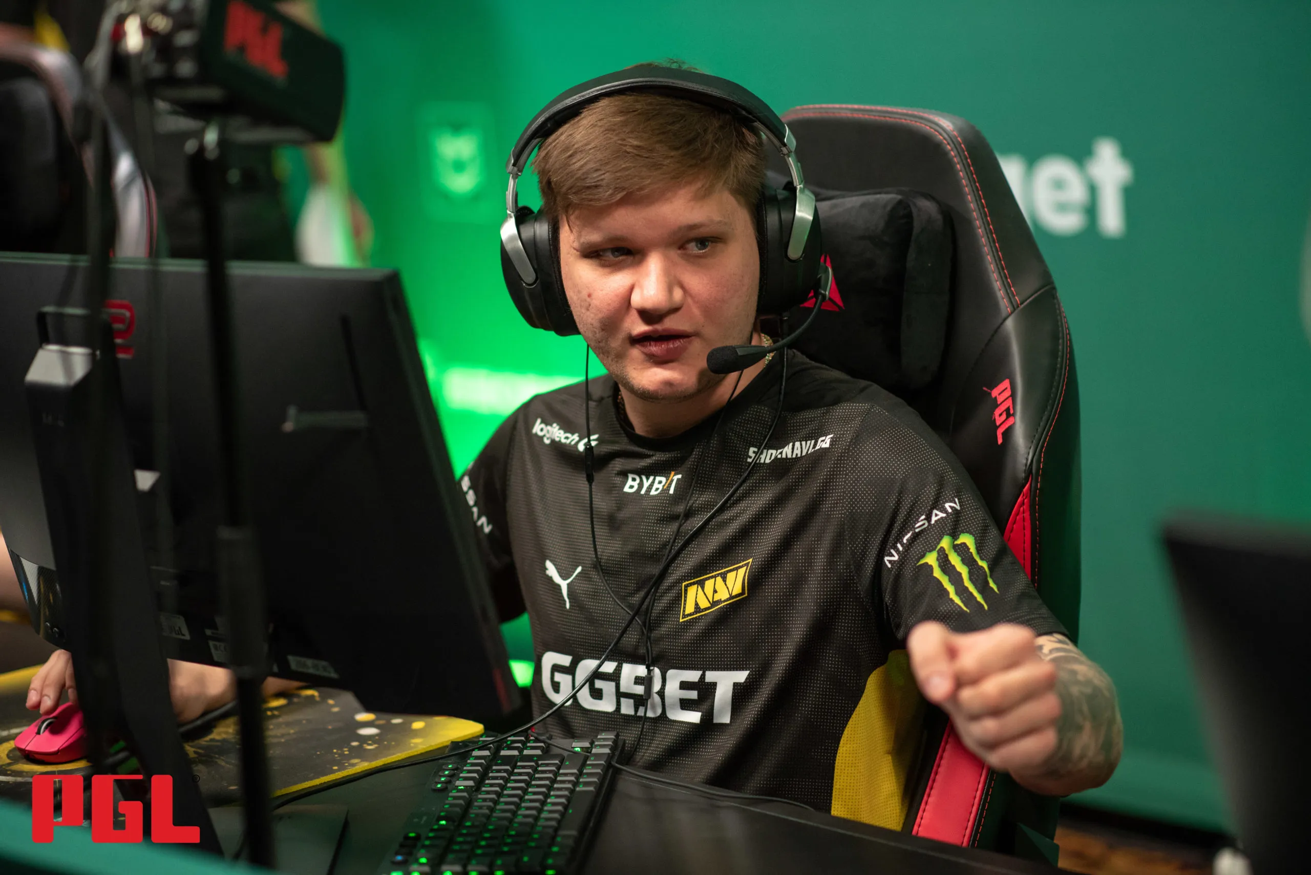 Navi在艰苦的系列中击败了活力，以确保在PGL Antwerp Major