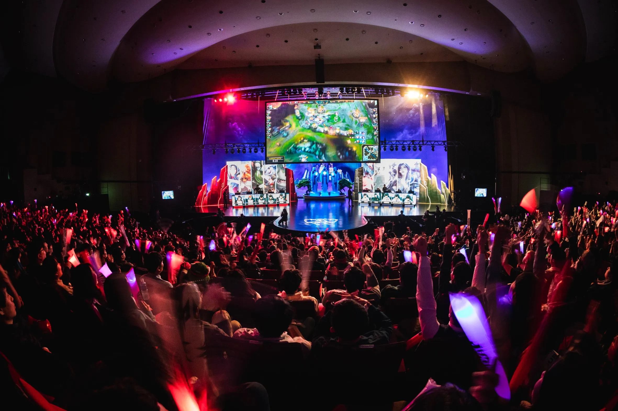 lpl代表因与共同相关的约束而在MSI 2022中竞争2022