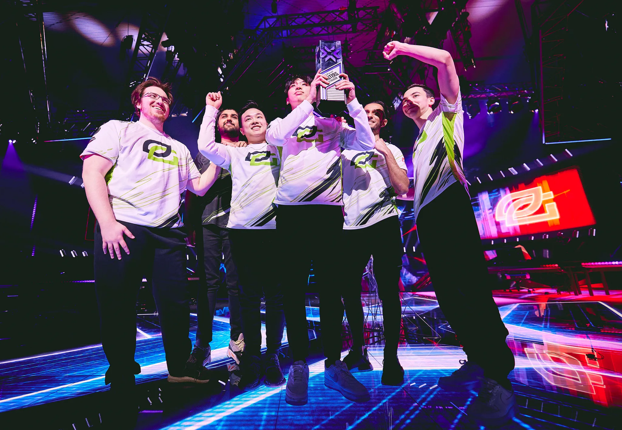 资料来源：VCT Masters胜利之后，Optic Sign Sign Jovi为助理教练
