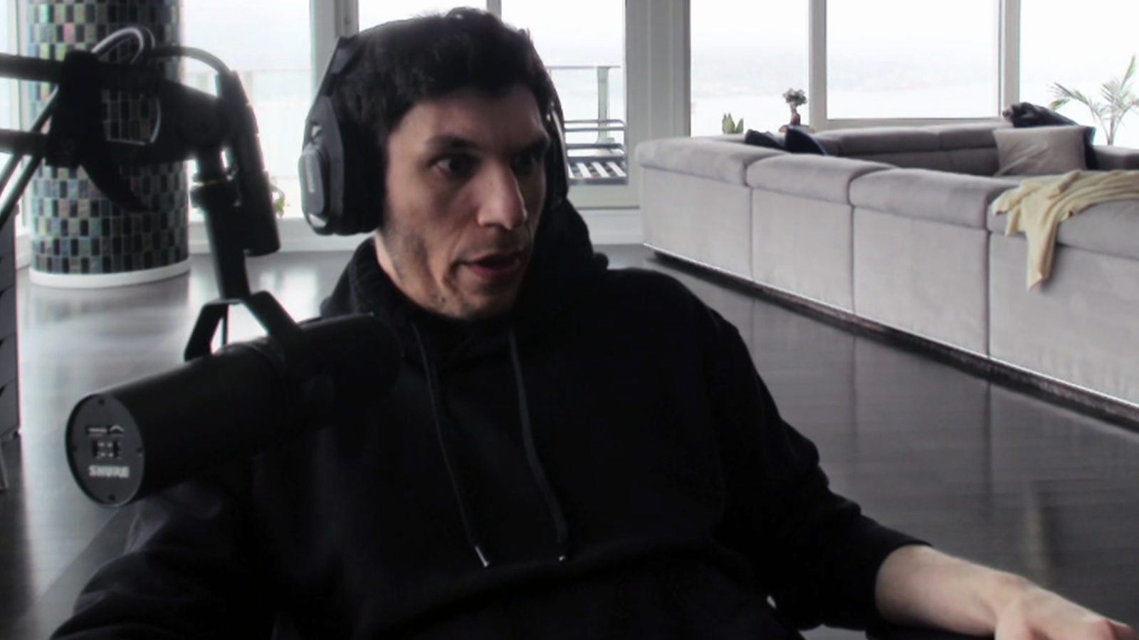 火车残骸猛烈抨击“自恋” Twitch流媒体试图在线成为榜样