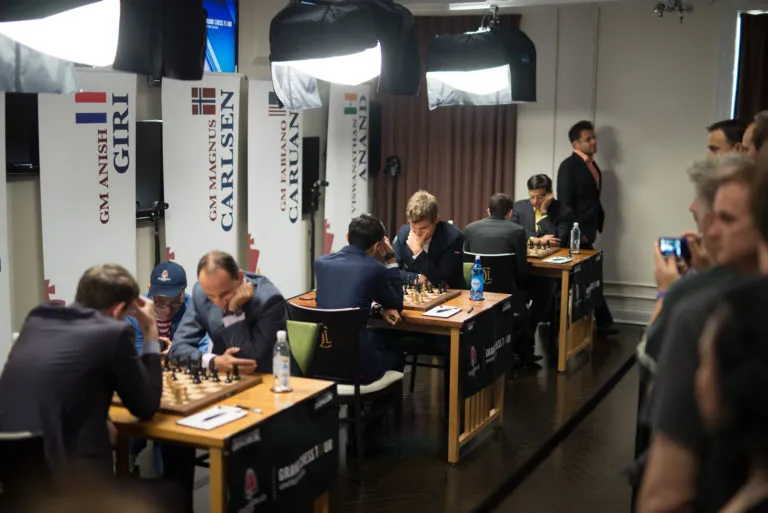 Sinquefield杯预览：Magnus Carlsen在大国际象棋巡回演唱会结束时戳他的头