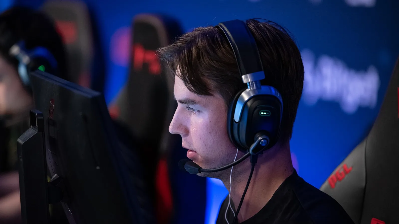 据报道，Astralis和Nip同意Dev1ce的价格