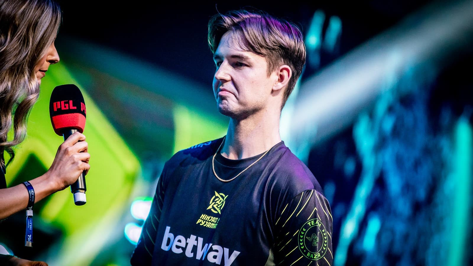 Gla1ve 在 Astralis 回歸前平息了有關 dev1ce 狀態的謠言