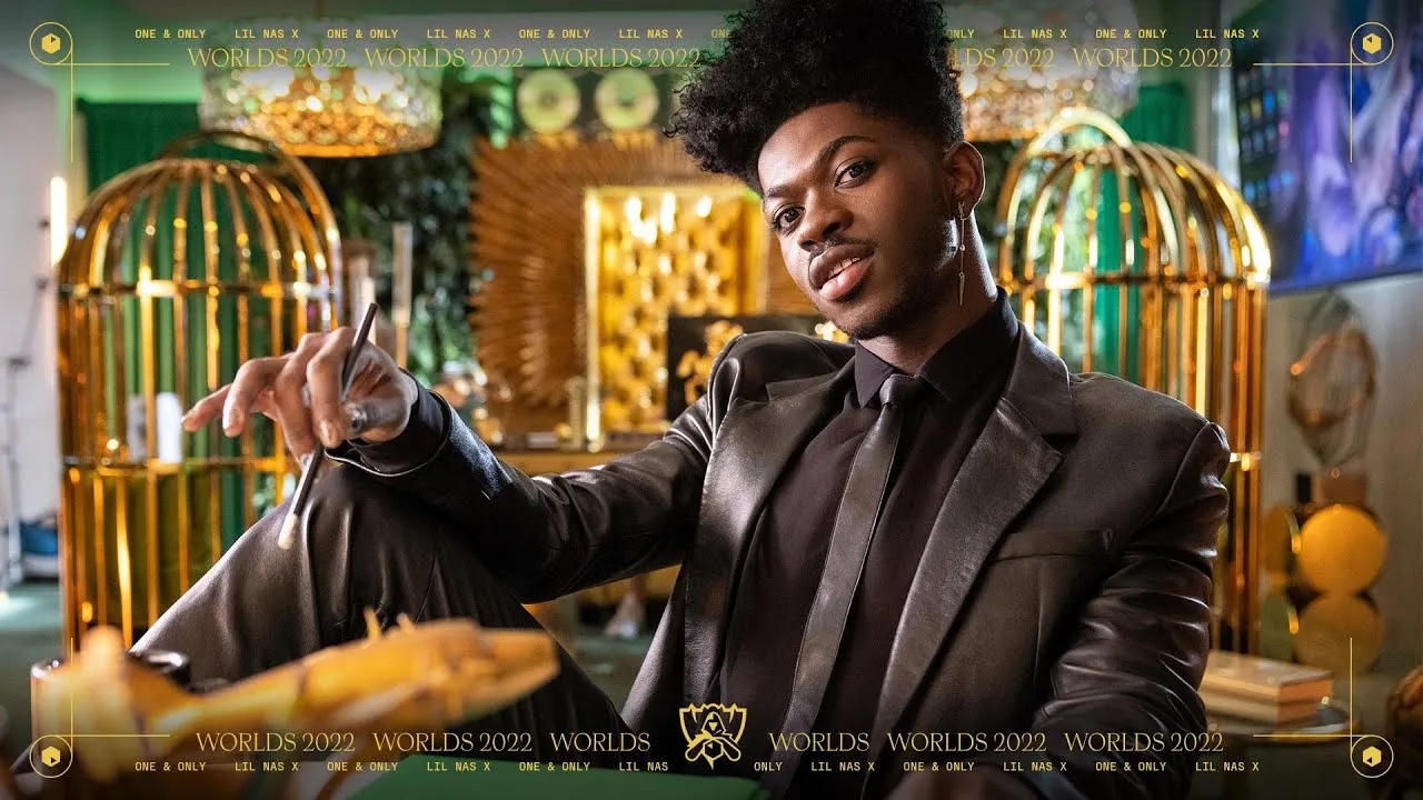 Lil Nas X在世界決賽開幕式上表演聯賽國歌Walkin'