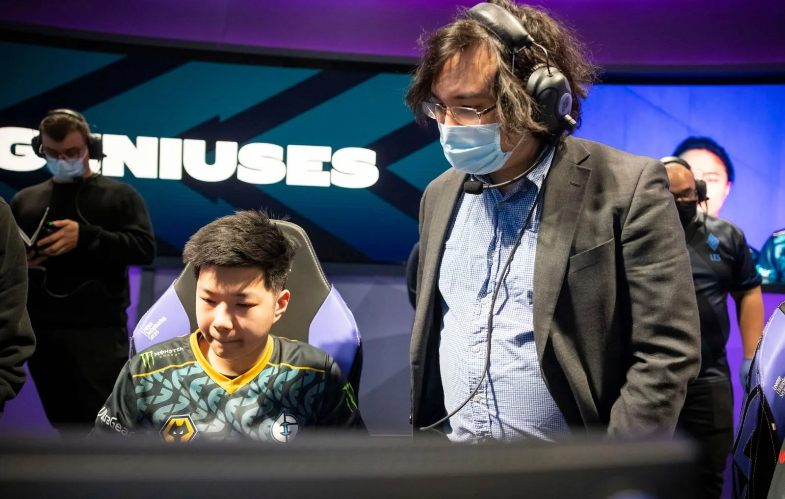 据报道，前 EG 教练 Peter Dun 将加入 Team Heretics，并在 LEC 首个赛季中担任主角