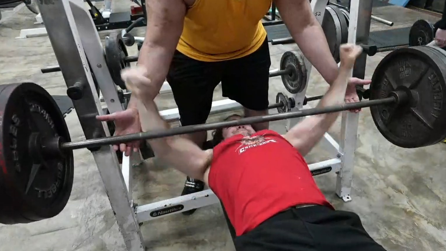 Mizkif的健身事故获得了Knut的专家分析