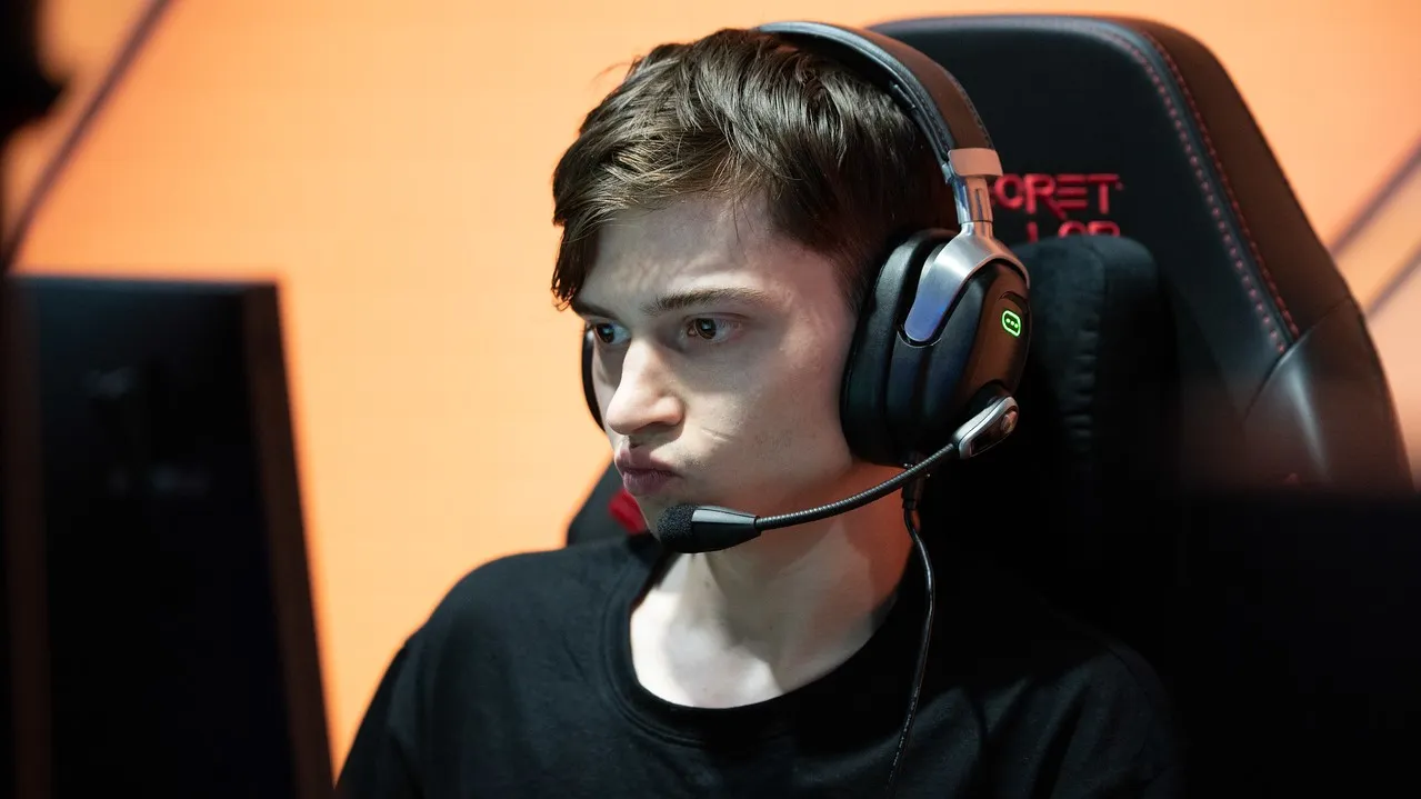 所有跡像都指向傳奇的dota 2在拉姆茲斯破碎團隊的秘密謠言之後，在地獄狂人身上舉行