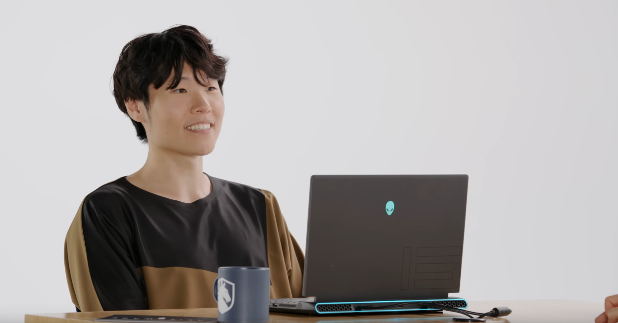 “突然太遥远”：伪装的吐司对灰蒙的“ OG”投诉做出反应
