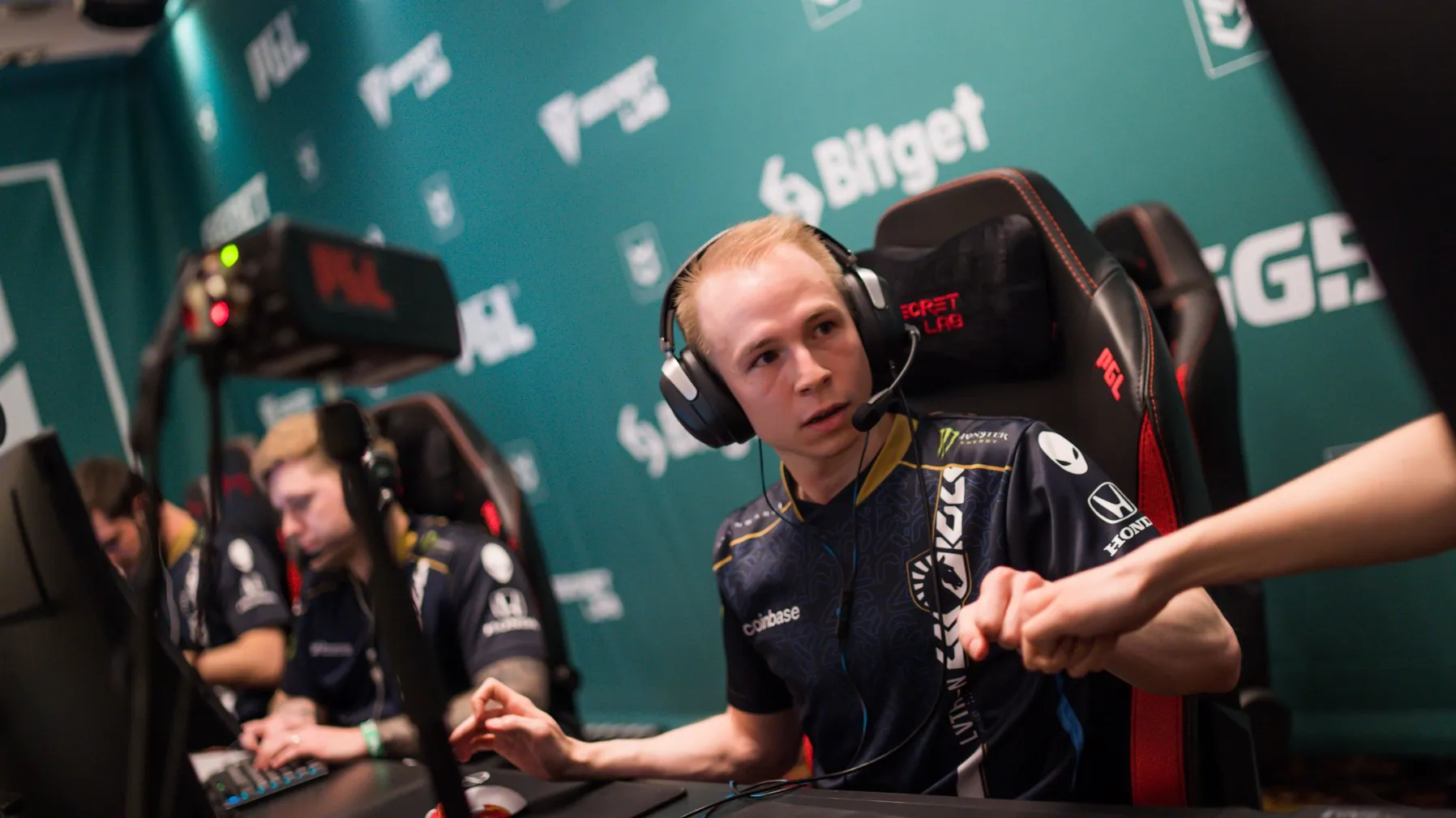據報道，在與 EG 的談判破裂後，EliGE 的目光轉向了另一支 NA CS 球隊
