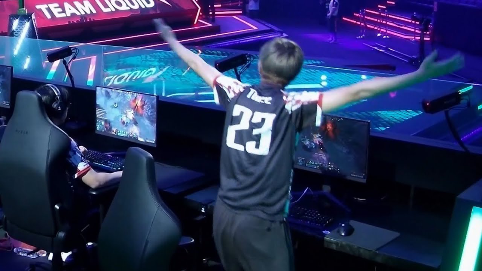 Dota 2 Pro提早慶祝，在Riyadh Masters的170萬美元比賽中被離合器Rush擊倒