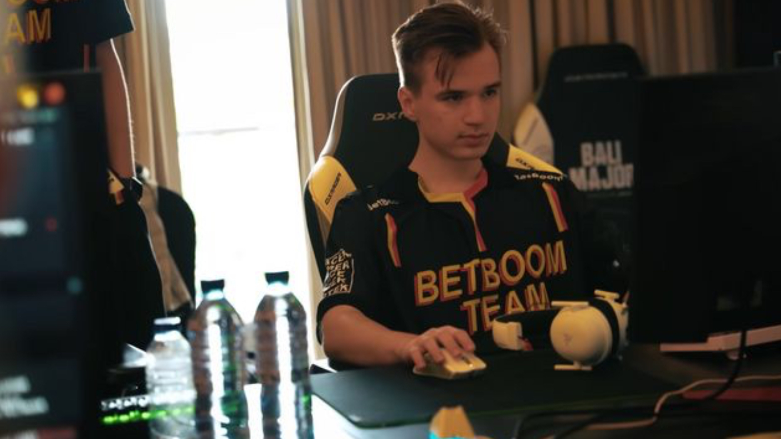 BetBoom 因在 Bali Major 比赛期间观看 Dota 2 直播而立即失利