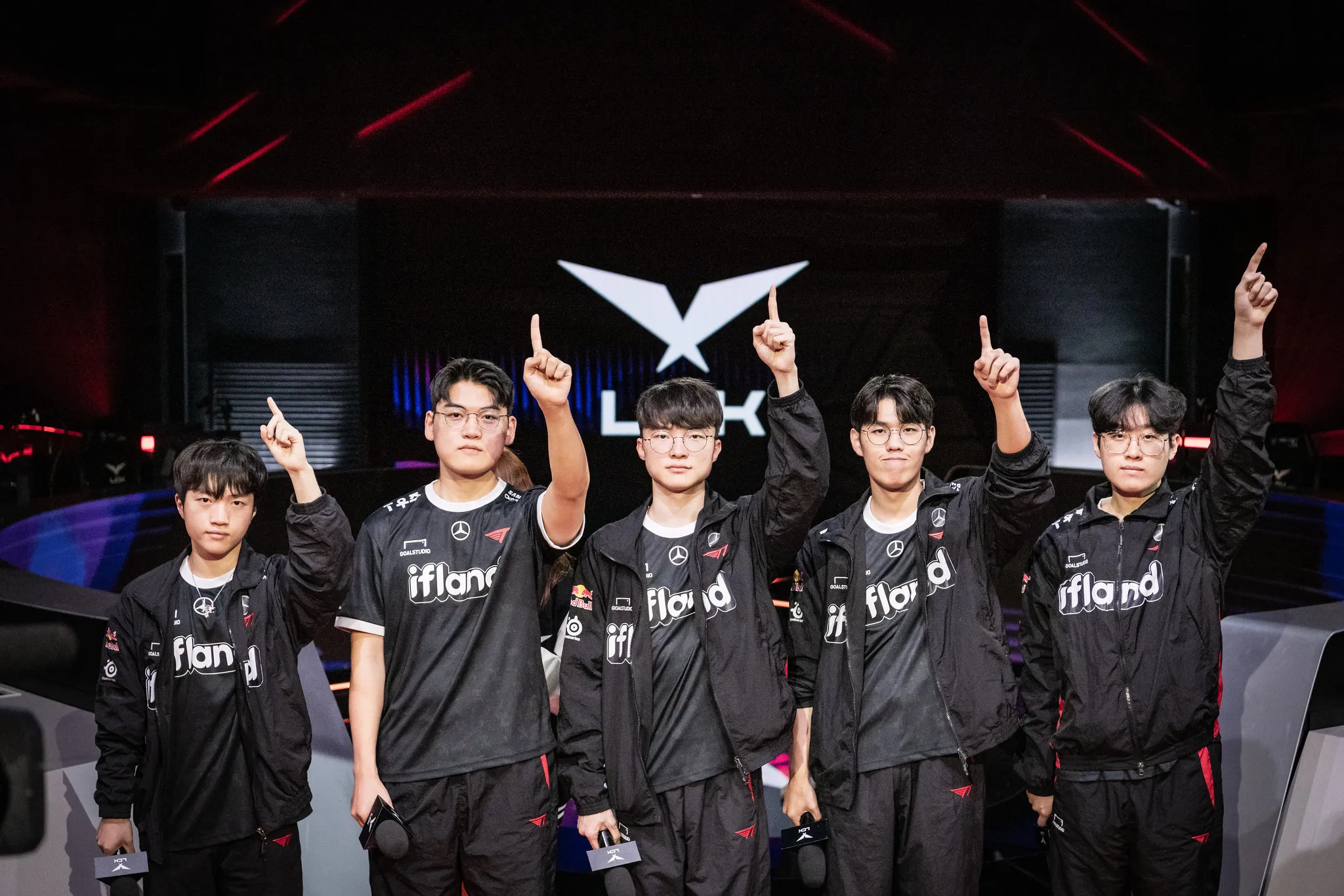 Faker，T1揭示了早期的选秀大声笑世界2023皮肤
