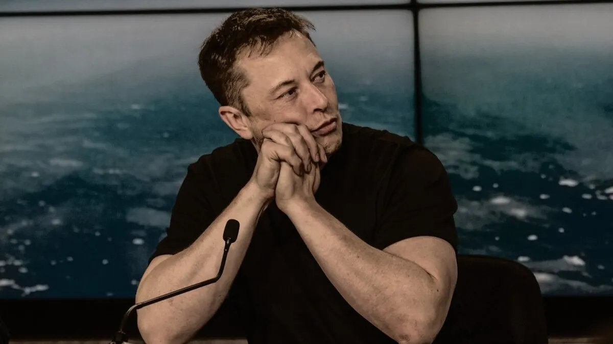 埃隆·马斯克 (Elon Musk) 声称自己是《流放之路 2》中的佼佼者，但他的直播却讲述了一个不同的故事