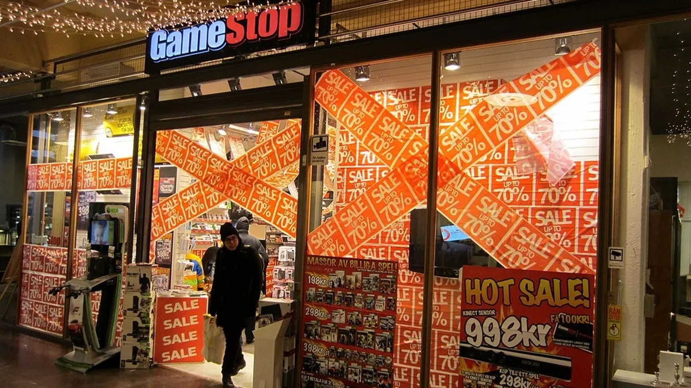 不满意的客户声称GameStop的“新” PS5游戏带有PS4光盘