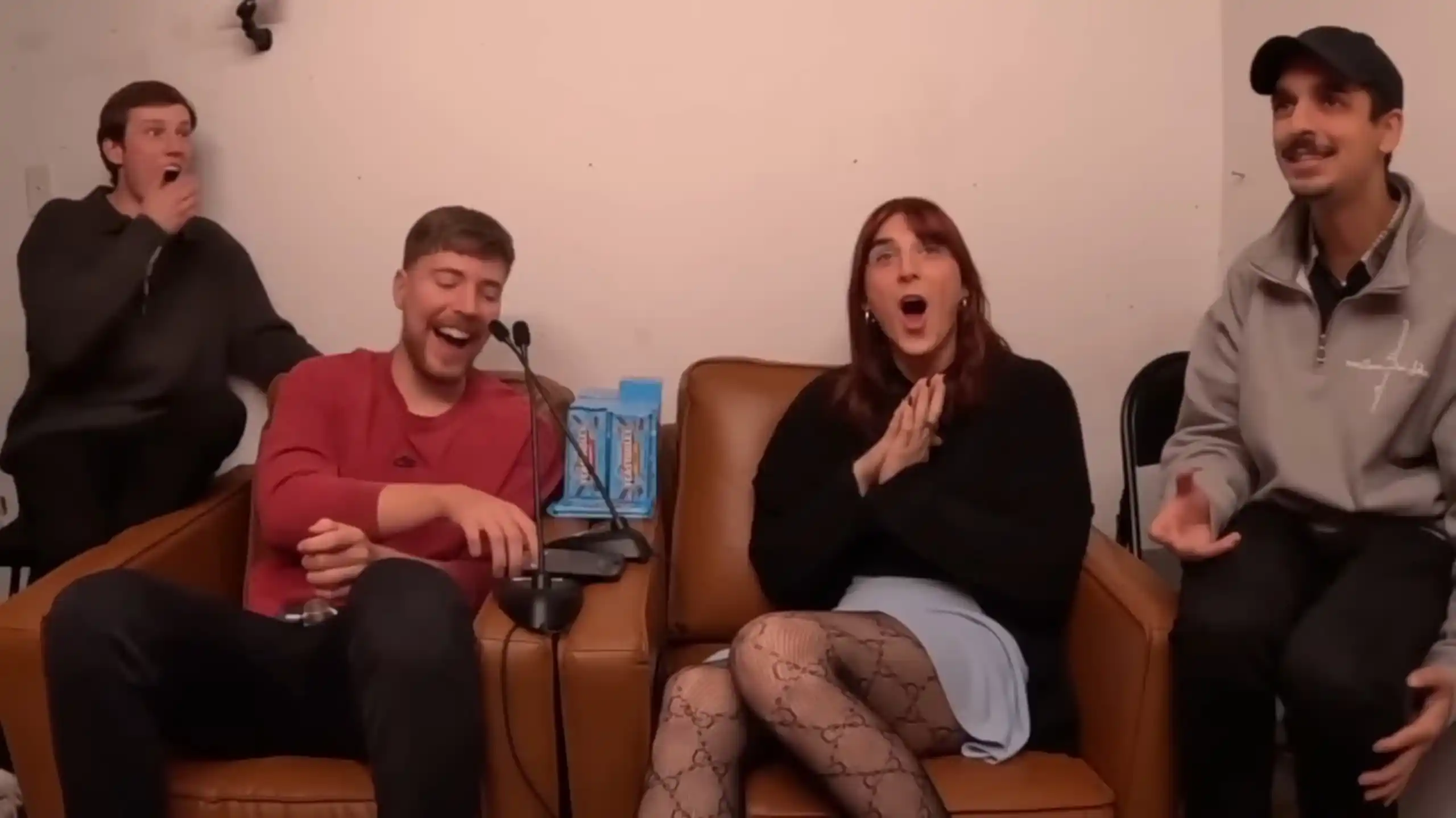 艾娃·克里斯·泰森 (Ava Kris Tyson) 因被指控與未成年人有不當行為而與 MrBeast 團隊分道揚鑣