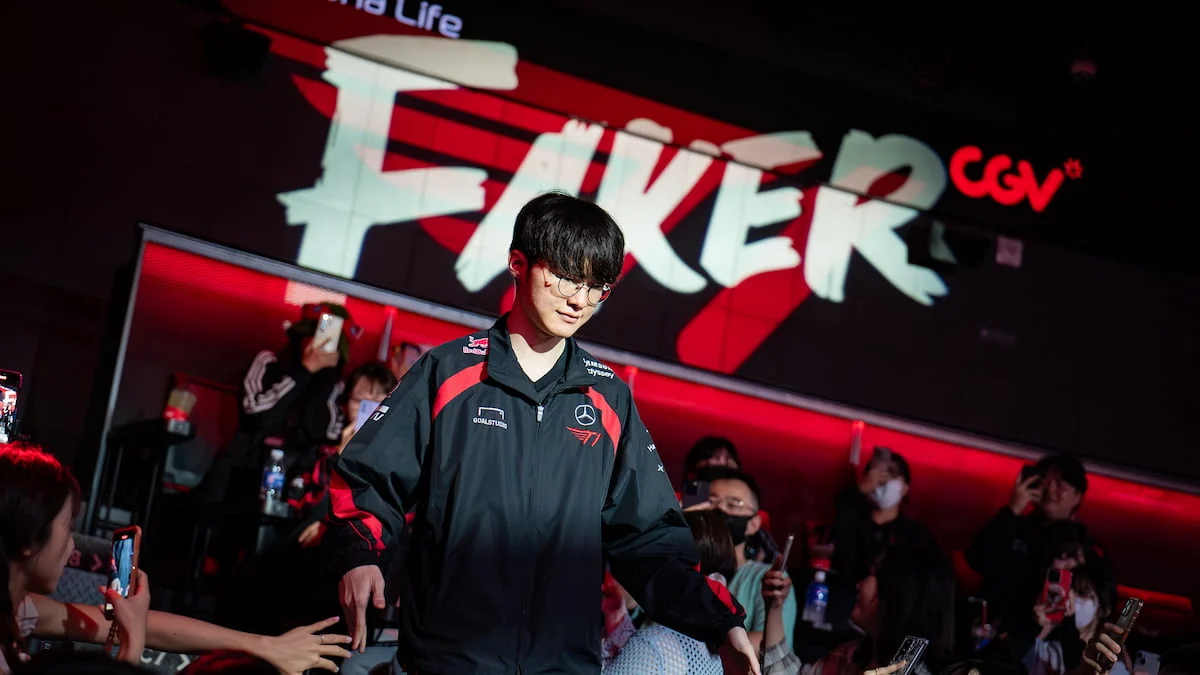 Faker 贏得了另一個獎項，將其添加到他的獎杯櫃中