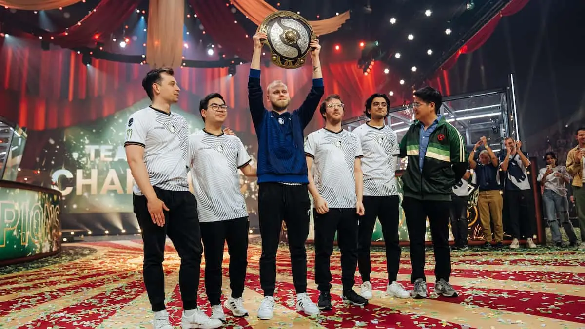 TI13胜利以后，Team 2 Star的团队液体零件在现已删除的Tweet之后