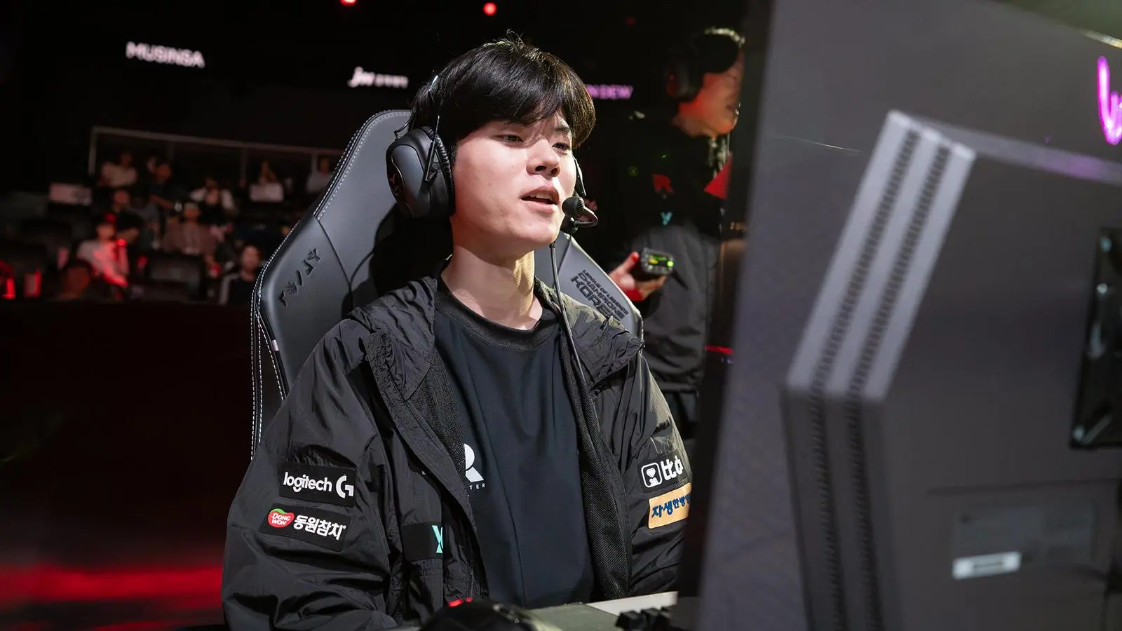 “今天太令人失望了”：Deft 为英雄联盟服兵役后复出敞开大门